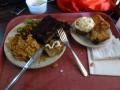Einer von vielen Gängen am All you can eat buffet - mit massigen Spareribs