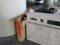 Die Box passt knapp nicht in den Eimer