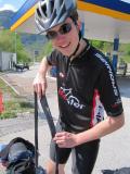 Fahrradpumpen an der Tankstelle ist gefährlich und führte zu unserem einzigen Platten der ganzen Tour ;-) Tja, das wird mir nicht mehr passieren!